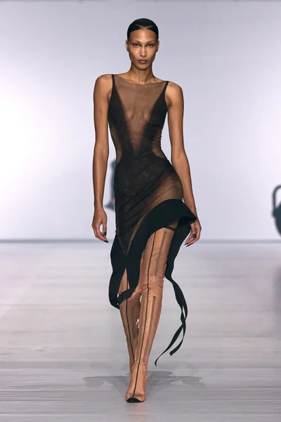 Look 8